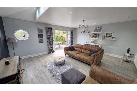 undefined, Kings Road, Aldershot, GU11