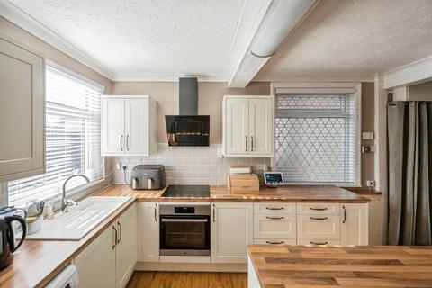 2 bedroom semi-detached house for sale, Comforts Avenue, SCUNTHORPE