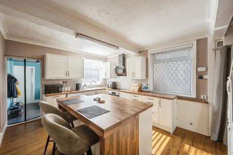 2 bedroom semi-detached house for sale, Comforts Avenue, SCUNTHORPE