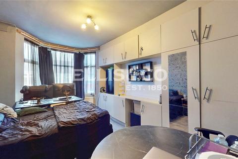 4 bedroom terraced house for sale, Westbury Road, Wembley, HA0