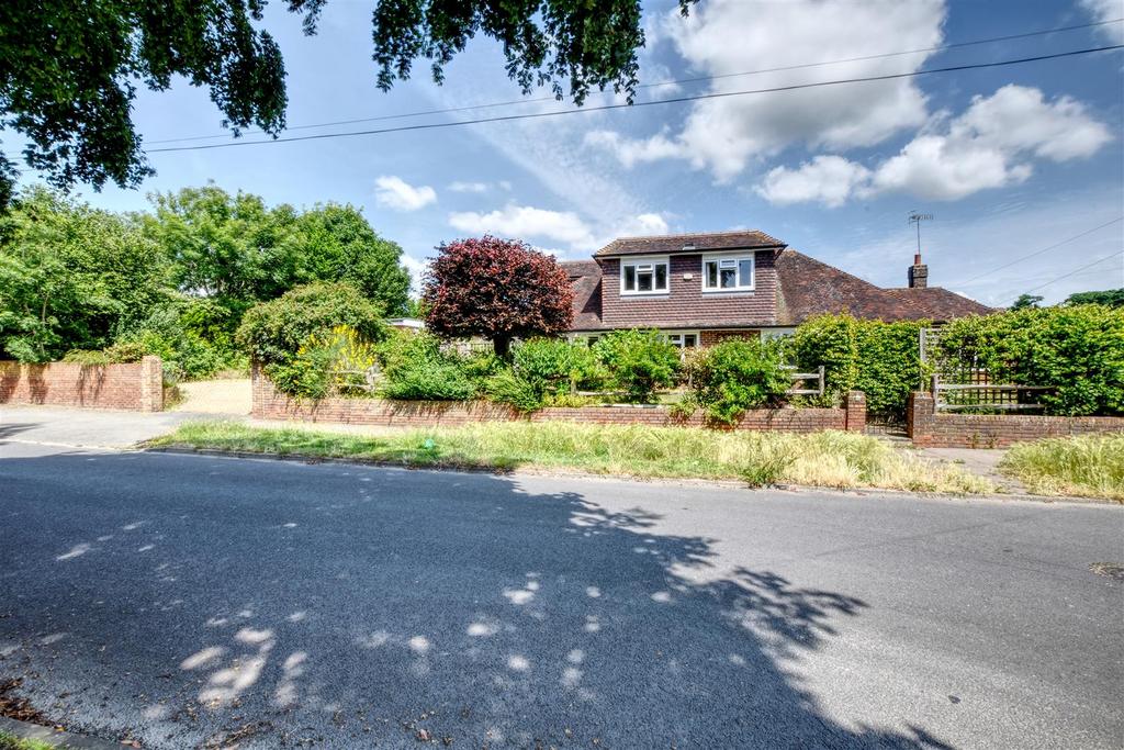 5 bedroom detached house for sale in Bexhill-On-Sea on OnTheMarket