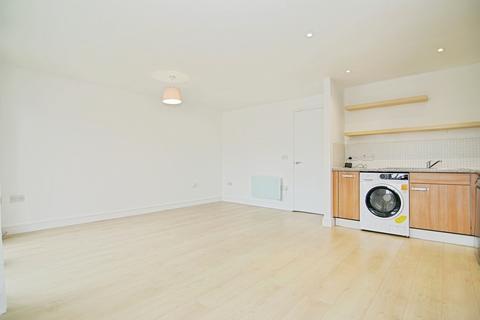 2 bedroom flat for sale, Woodeson Lea, Leeds