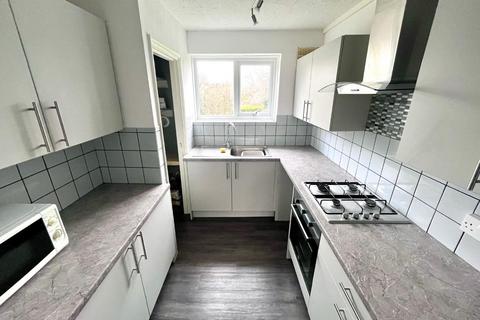 3 bedroom apartment to rent, Central Drive, Bilston