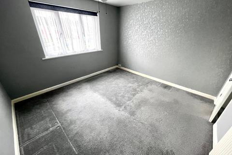 3 bedroom apartment to rent, Central Drive, Bilston