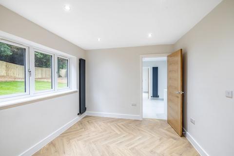 4 bedroom detached house to rent, Welcomes Road, Kenley, CR8