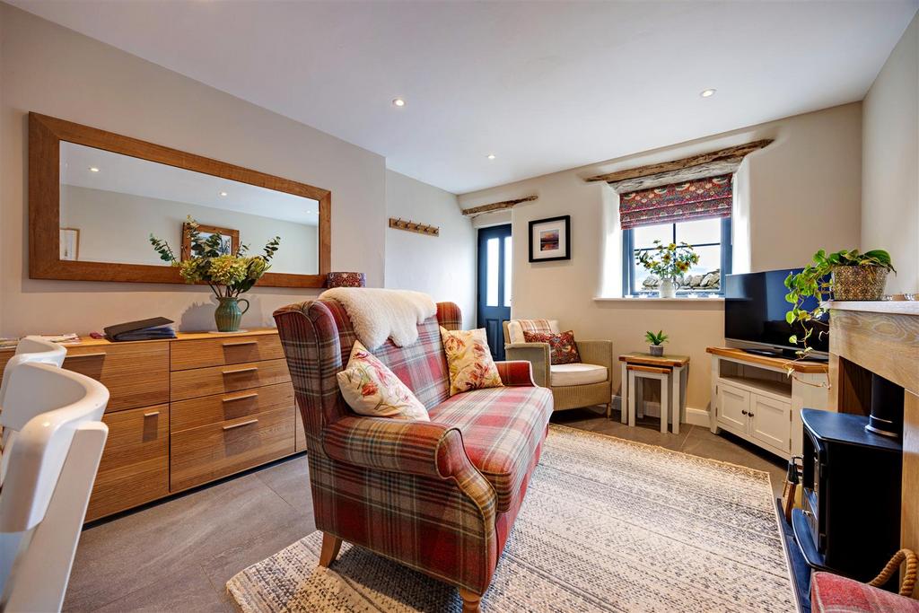Sitting/Dining Room