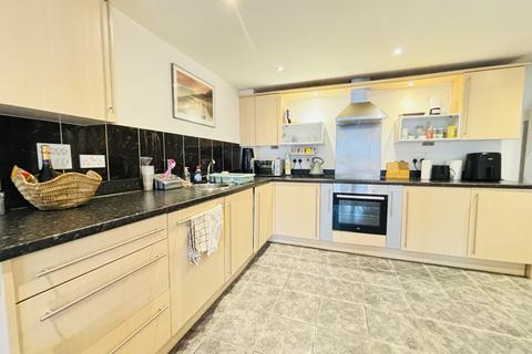 2 bedroom flat for sale, Gilbert House, 2 Elmira way, M5 3DR