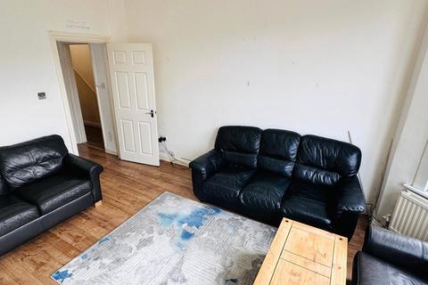 3 bedroom apartment to rent, London, London NW10