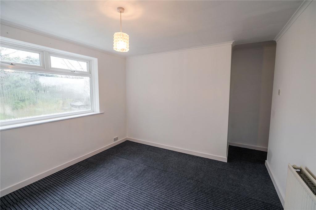 Bedroom 1 (2)