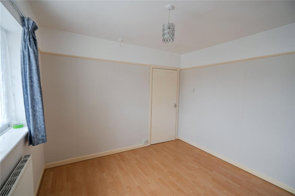 Bedroom 2 (2)