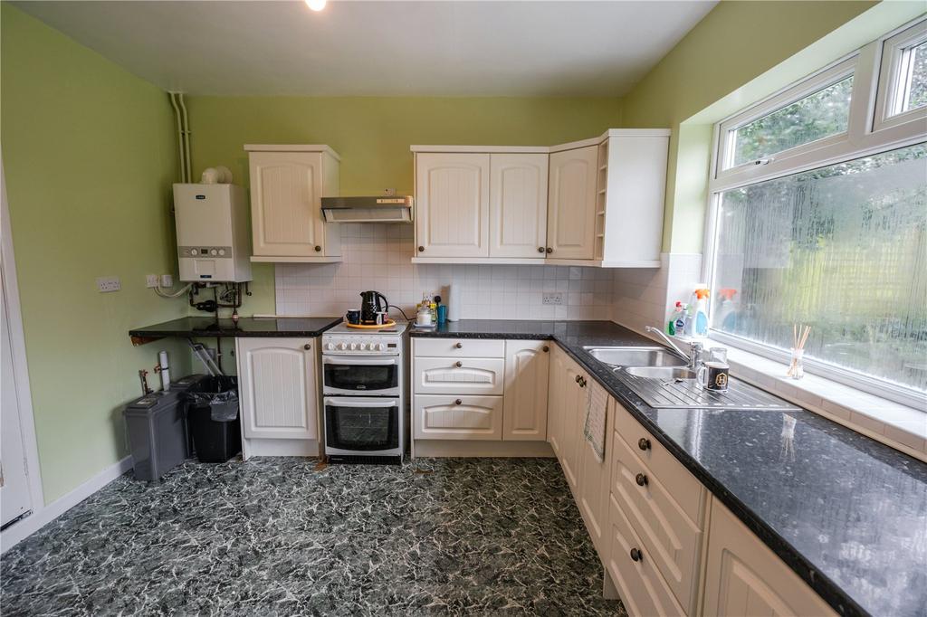 Kitchen (2)