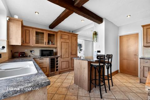 3 bedroom end of terrace house for sale, Caldbeck Avenue, Worcester Park