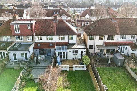 3 bedroom end of terrace house for sale, Caldbeck Avenue, Worcester Park