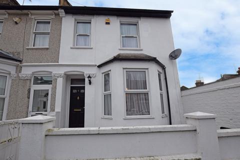 3 bedroom end of terrace house to rent, Dupree Road Charlton SE7