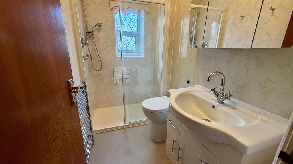 3 piece shower room