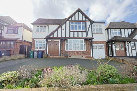 4 bedroom detached house for sale, Carlton Close, Edgware HA8