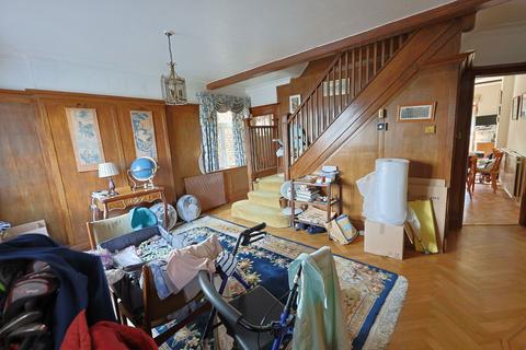 4 bedroom detached house for sale, Carlton Close, Edgware HA8