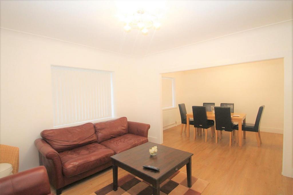 Living room 2.jpg