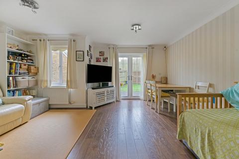 3 bedroom semi-detached house for sale, Greyhound Chase, Ashford, Kent, TN23