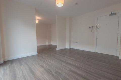 Studio to rent, Skyline House, Swingate, Stevenage