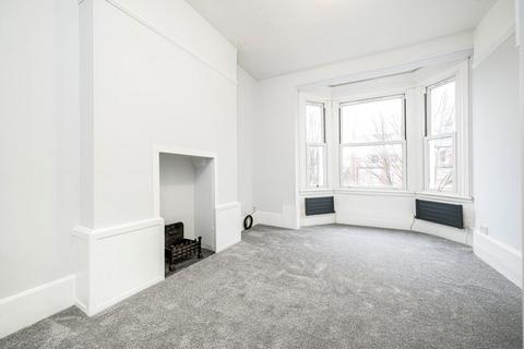 2 bedroom flat for sale, Rosendale Road, London SE21