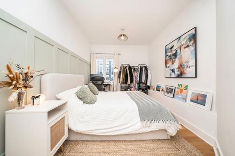 undefined, Uxbridge Road, LONDON W13
