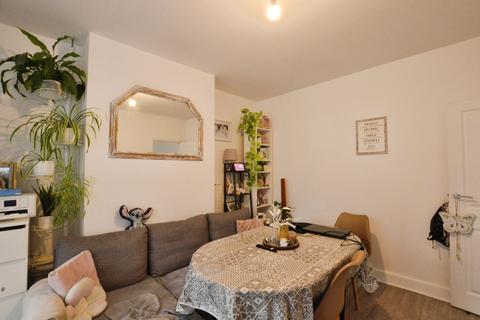 3 bedroom semi-detached house to rent, Dene Avenue, Hounslow, TW3