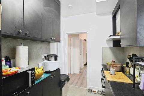 3 bedroom semi-detached house to rent, Dene Avenue, Hounslow, TW3