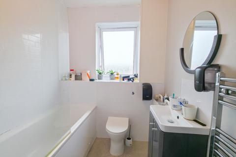 2 bedroom flat for sale, Alpika Court, Saunders Road, Plumstead, London, SE18