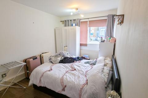 2 bedroom flat for sale, Alpika Court, Saunders Road, Plumstead, London, SE18