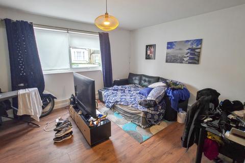 2 bedroom flat for sale, Alpika Court, Saunders Road, Plumstead, London, SE18
