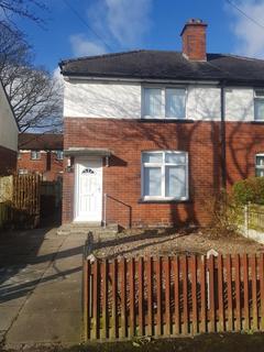 3 bedroom semi-detached house to rent, Laycock Avenue, Bolton
