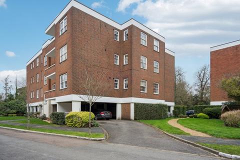 2 bedroom flat to rent, Bulstrode Court, Gerrards Cross, Buckinghamshire