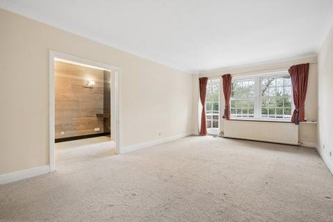 2 bedroom flat to rent, Bulstrode Court, Gerrards Cross, Buckinghamshire