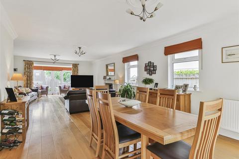 undefined, Dean Swift Crescent, Lilliput
