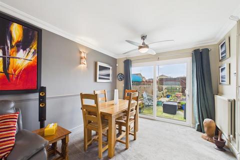 3 bedroom terraced house for sale, Barnard Crescent, Aylesbury HP21