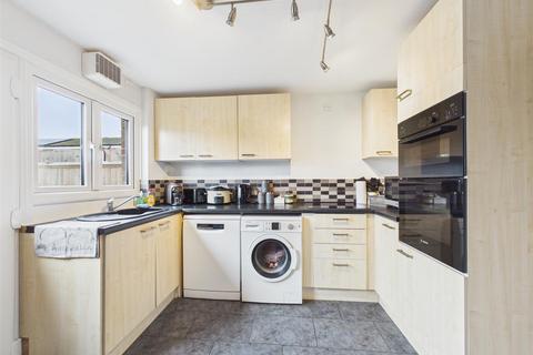 3 bedroom terraced house for sale, Barnard Crescent, Aylesbury HP21
