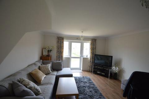 3 bedroom semi-detached house to rent, Broad Street, Kingswinford