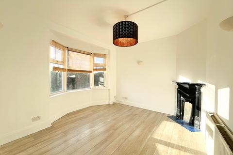 1 bedroom flat to rent, Pembury Road, Westcliff-on-Sea SS0