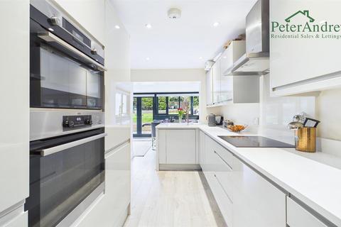 4 bedroom semi-detached house for sale, Cairns Avenue, Woodford Green
