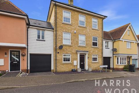 4 bedroom detached house for sale, Turner Close, Clacton-On-Sea, Essex, CO16