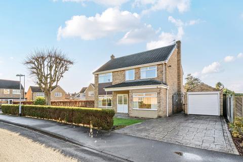 4 bedroom detached house for sale, Alexandra Grove, Pudsey, West Yorkshire, LS28