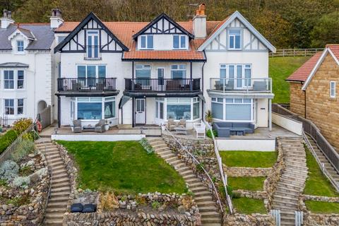 2 bedroom apartment for sale, Ravenswood, The Parade, Sandsend, Whitby, YO21 3SZ