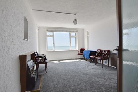 2 bedroom flat for sale, West Parade, Bexhill-On-Sea
