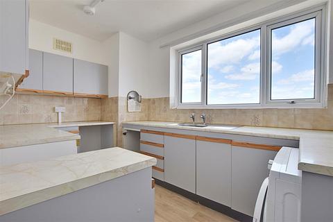 2 bedroom flat for sale, West Parade, Bexhill-On-Sea