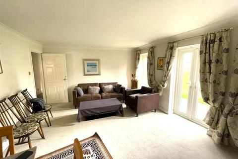 undefined, Chethams, Bedford