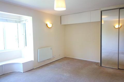undefined, Mead Avenue, Langley, Berkshire