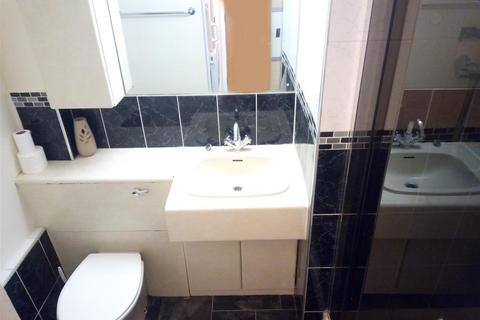 undefined, Mead Avenue, Langley, Berkshire