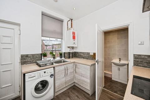 2 bedroom terraced house to rent, Platt Lane, Hindley