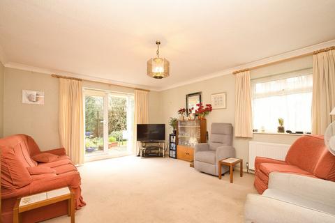 3 bedroom bungalow for sale, Selwyn Drive, Broadstairs, Kent, CT10